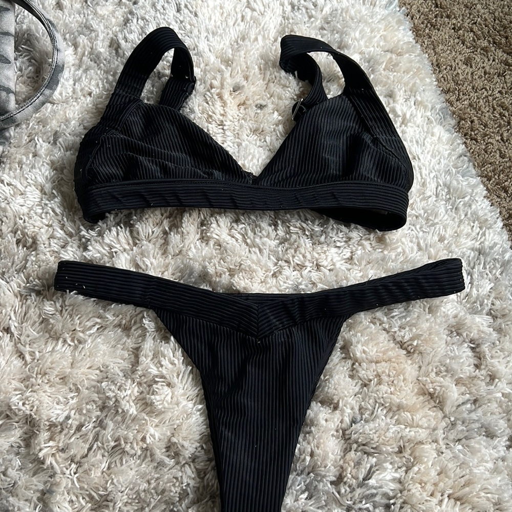 Ribbed Black Frankie’s bikini
